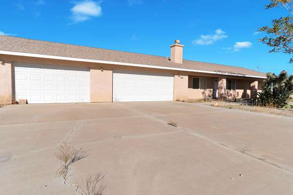 3.6 Acres of Residential Land with Home for Sale in Yucca Valley, California