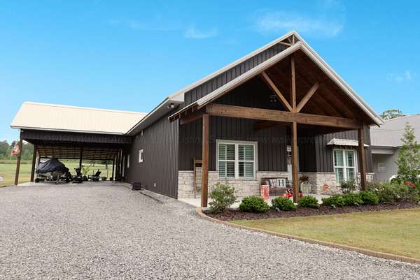 3.77 Acres of Residential Land with Home for Sale in Northport, Alabama