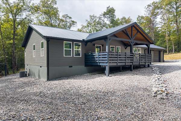 5 Acres of Residential Land with Home for Sale in Jamestown, Tennessee