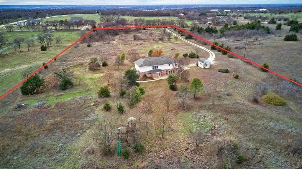 5 Acres of Residential Land with Home for Sale in Waxahachie, Texas