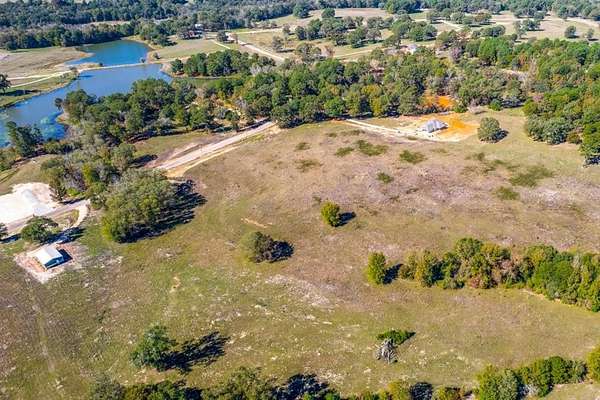 5 Acres of Land for Sale in Big Sandy, Texas
