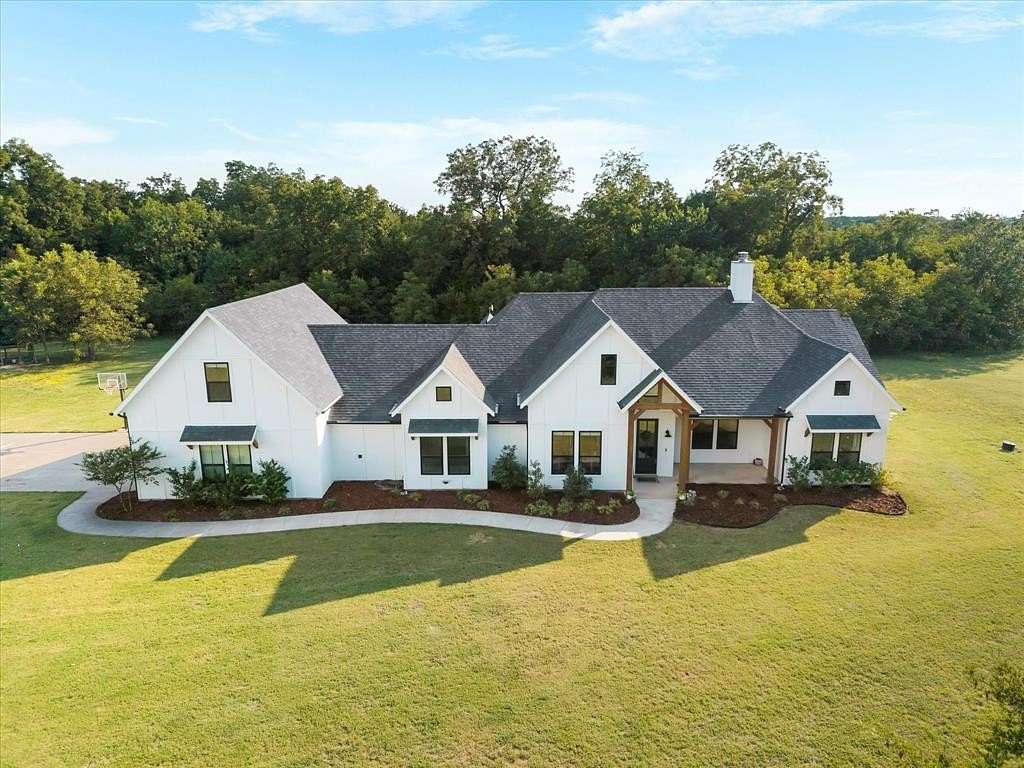 2.27 Acres of Residential Land with Home for Sale in Caddo Mills, Texas