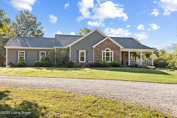 10 Acres of Residential Land with Home for Sale in Mount Washington, Kentucky