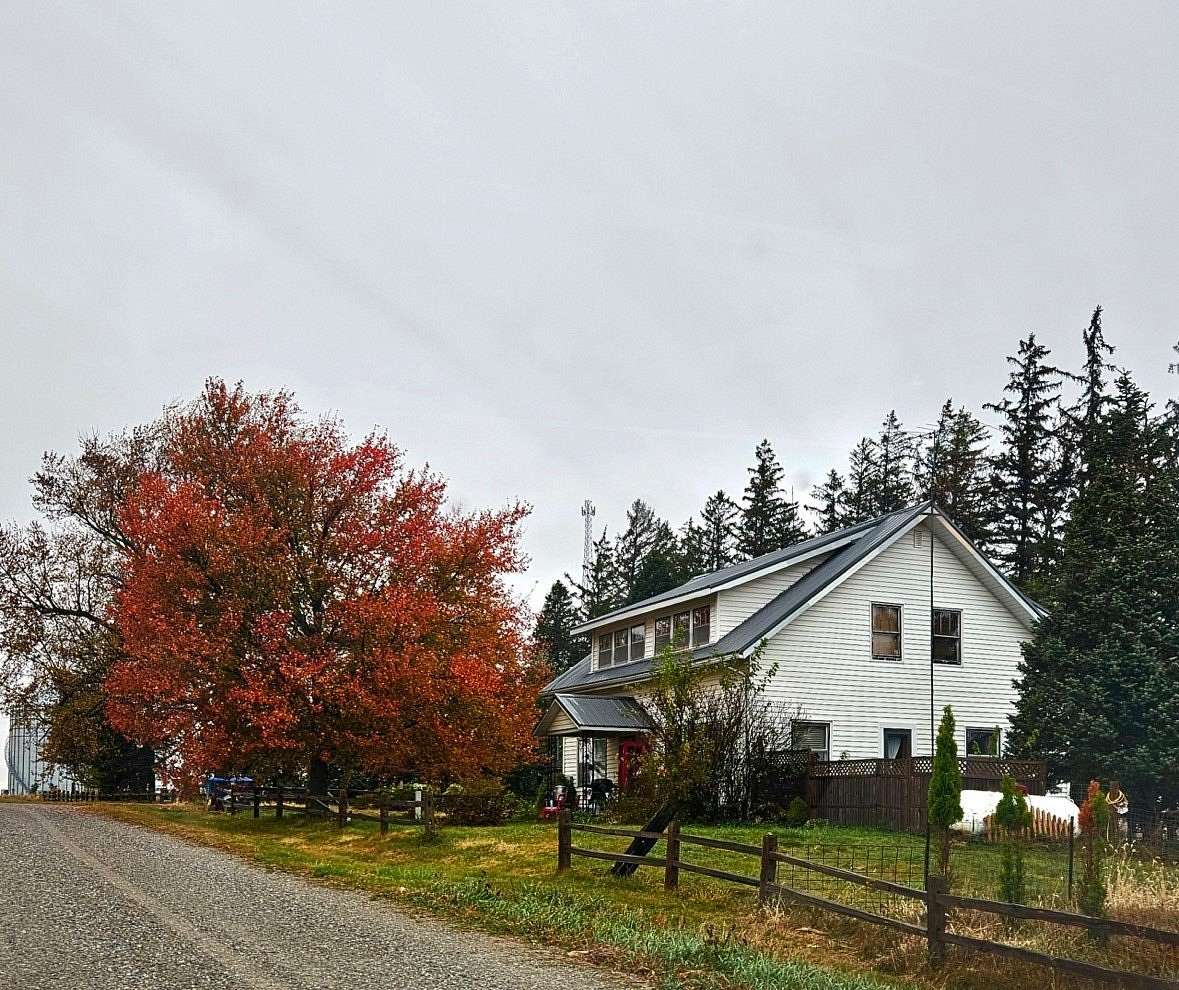 2 Acres of Residential Land with Home for Sale in Gilman, Iowa