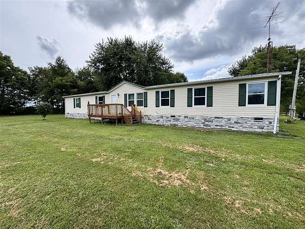 5.6 Acres of Residential Land with Home for Lease in Battletown, Kentucky