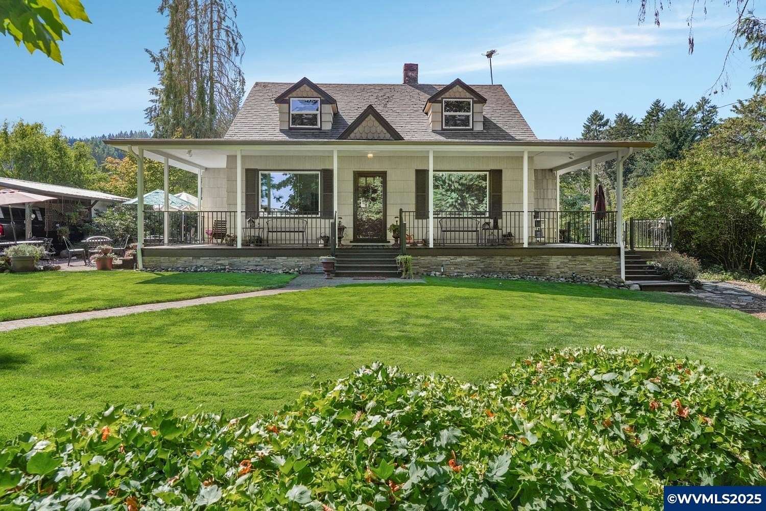 94 Acres of Agricultural Land with Home for Sale in Salem, Oregon