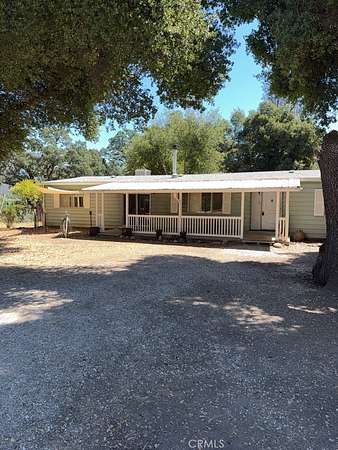 Residential Land with Home for Lease in Kelseyville, California