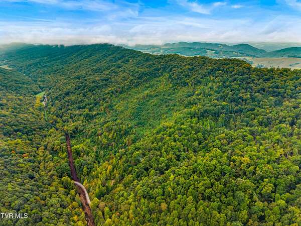 84 Acres of Land for Sale in Sneedville, Tennessee