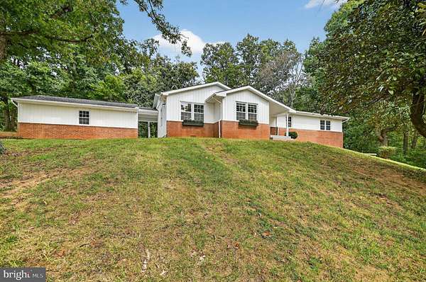 11.8 Acres of Land with Home for Sale in Broad Run, Virginia