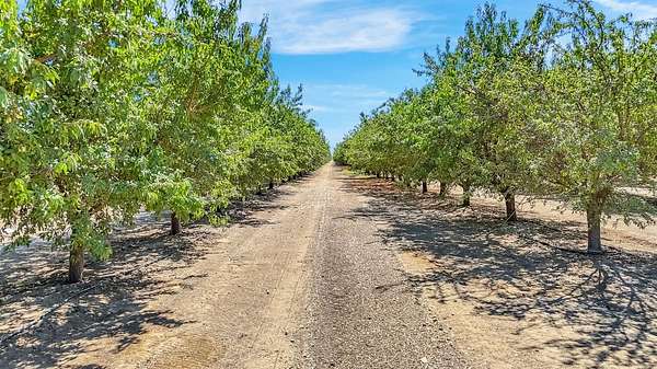 652 Acres of Agricultural Land for Sale in Coalinga, California