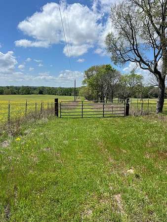 31 Acres of Improved Recreational Land for Sale in Bradford, Texas