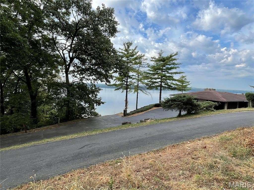 0.39 Acres of Residential Land for Sale in Godfrey, Illinois