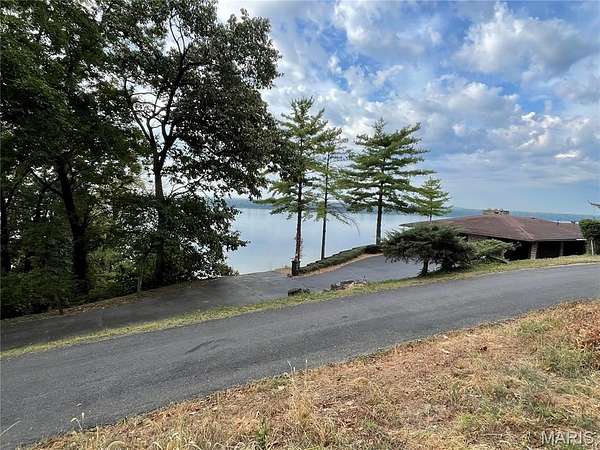 0.39 Acres of Residential Land for Sale in Godfrey, Illinois