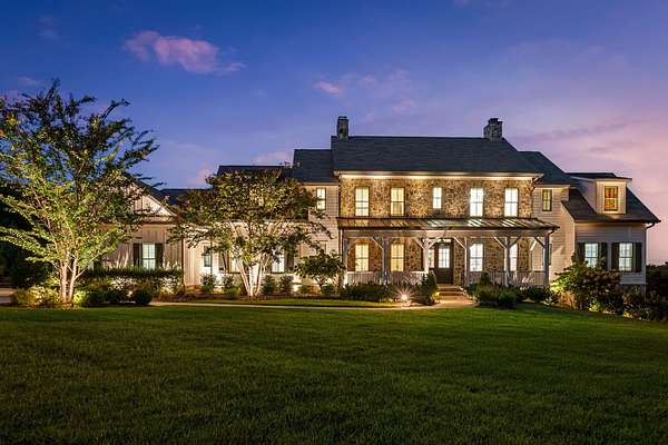 2 Acres of Residential Land with Home for Sale in Nashville, Tennessee