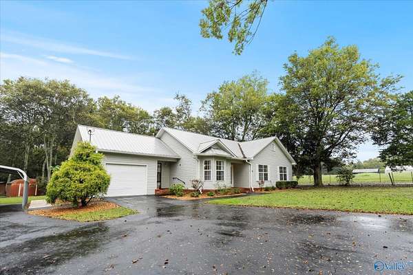 2.47 Acres of Residential Land with Home for Sale in Guntersville, Alabama