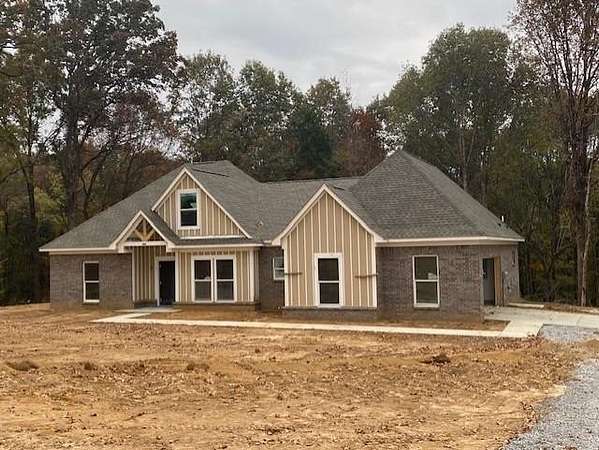 2 Acres of Residential Land with Home for Sale in Coldwater, Mississippi