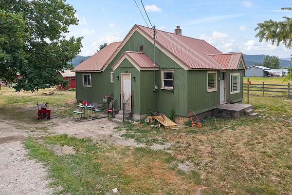 1.5 Acres of Residential Land with Home for Sale in Chewelah, Washington