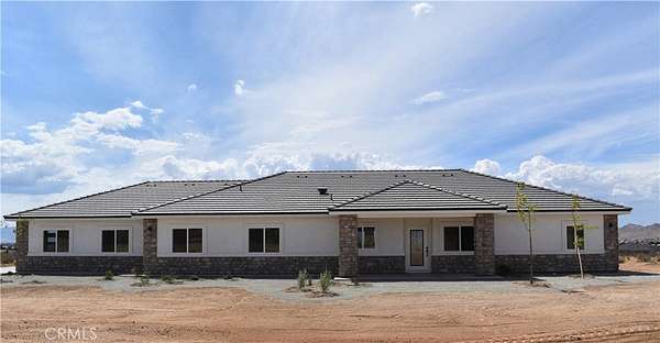 2.5 Acres of Residential Land with Home for Sale in Apple Valley, California