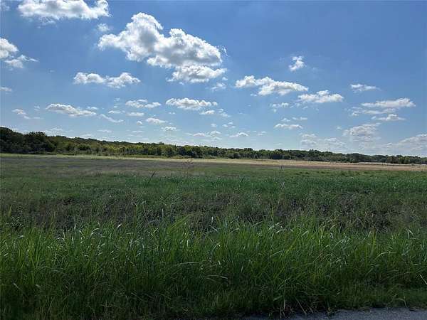 14.7 Acres of Land for Sale in Kaufman, Texas