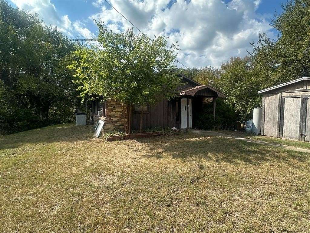3 Acres of Residential Land with Home for Sale in Whitewright, Texas