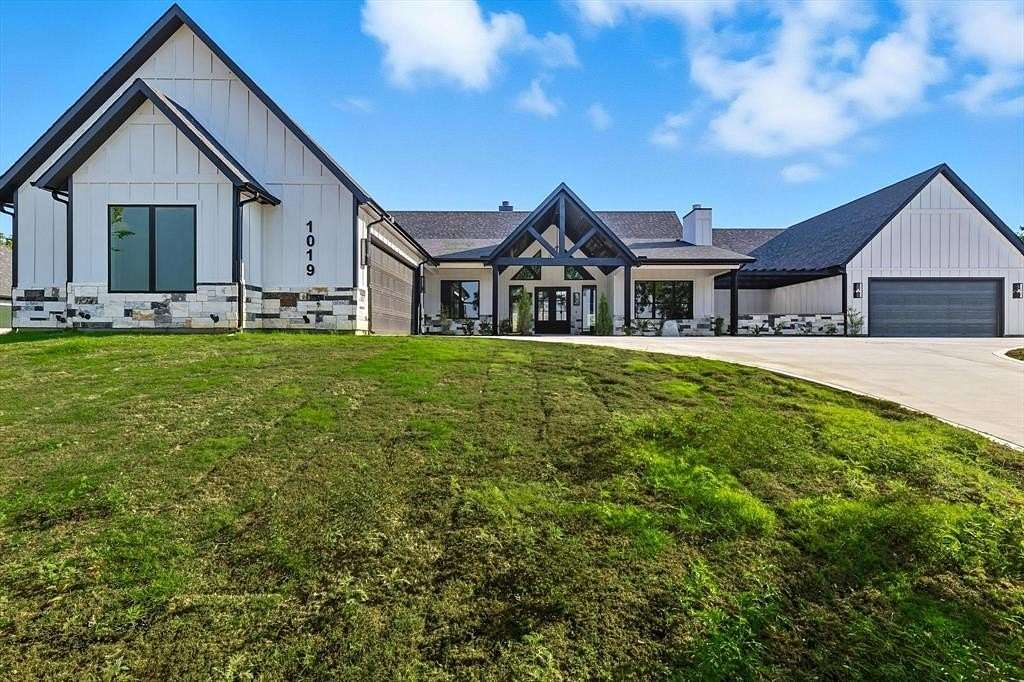 2 Acres of Residential Land with Home for Sale in Weatherford, Texas