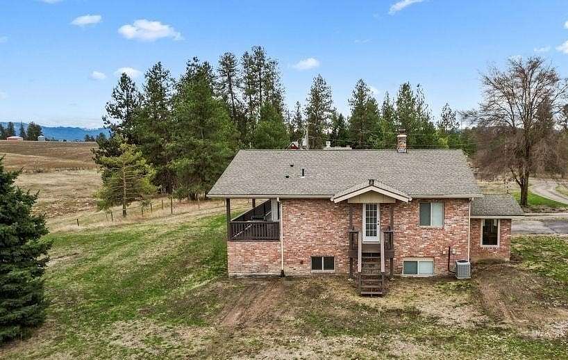 4 Acres of Residential Land with Home for Sale in Spokane, Washington