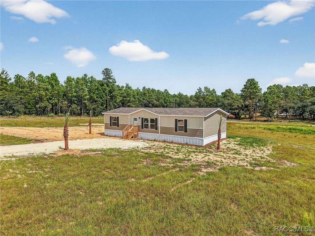 2 Acres of Residential Land with Home for Sale in Dunnellon, Florida