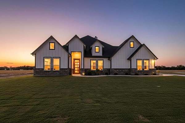 1.52 Acres of Residential Land with Home for Sale in Wolfe City, Texas