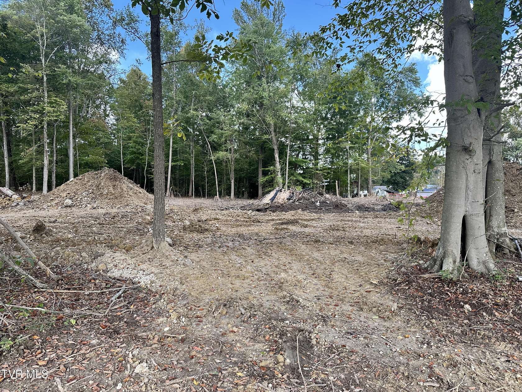 1 Acre of Residential Land for Sale in Rogersville, Tennessee