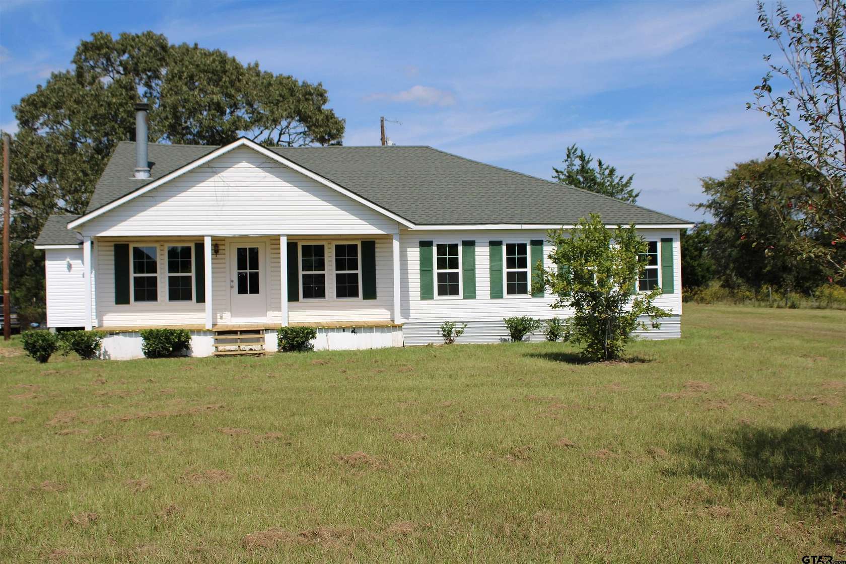 3 Acres of Residential Land with Home for Sale in Rusk, Texas