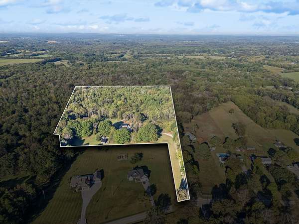 12 Acres of Land with Home for Sale in Chapel Hill, Tennessee