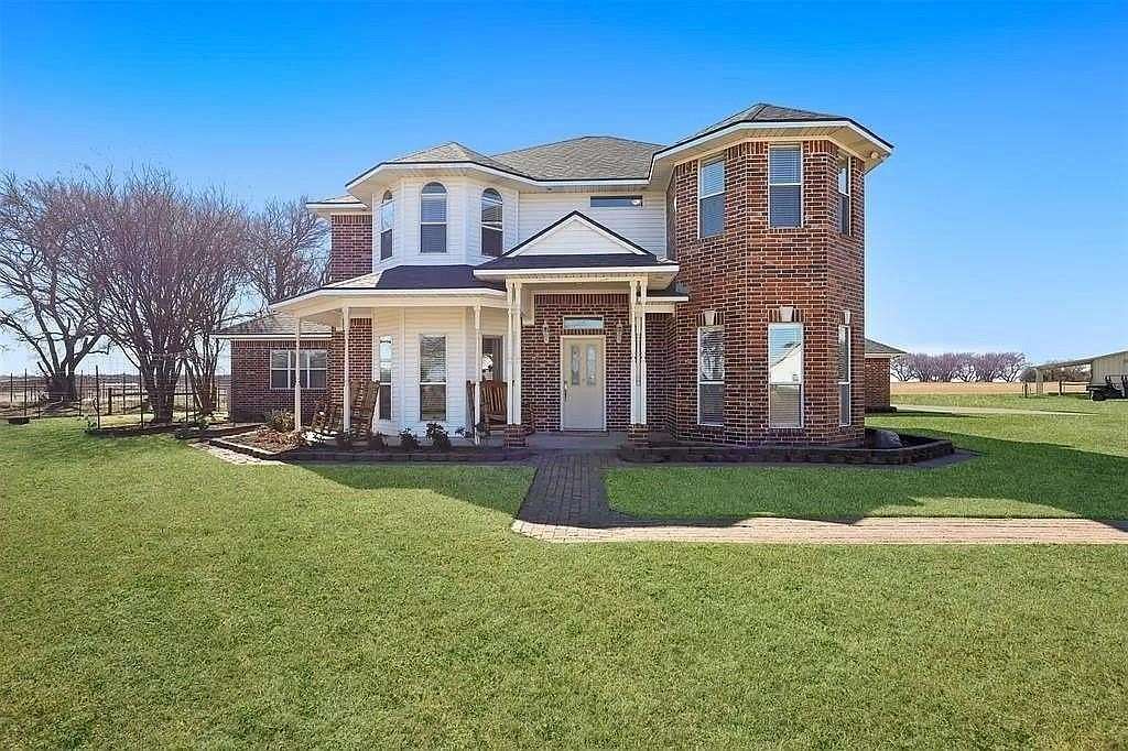 11 Acres of Land with Home for Sale in Aubrey, Texas