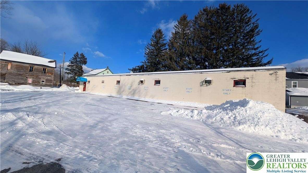 1.5 Acres of Improved Residential Land for Sale in Upper Mount Bethel Township, Pennsylvania