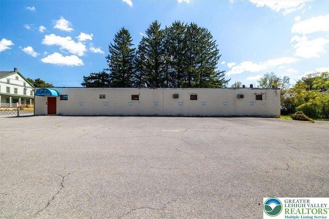 1.5 Acres of Improved Residential Land for Sale in Upper Mount Bethel Township, Pennsylvania