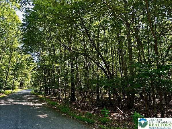 1.29 Acres of Residential Land for Sale in Kunkletown, Pennsylvania