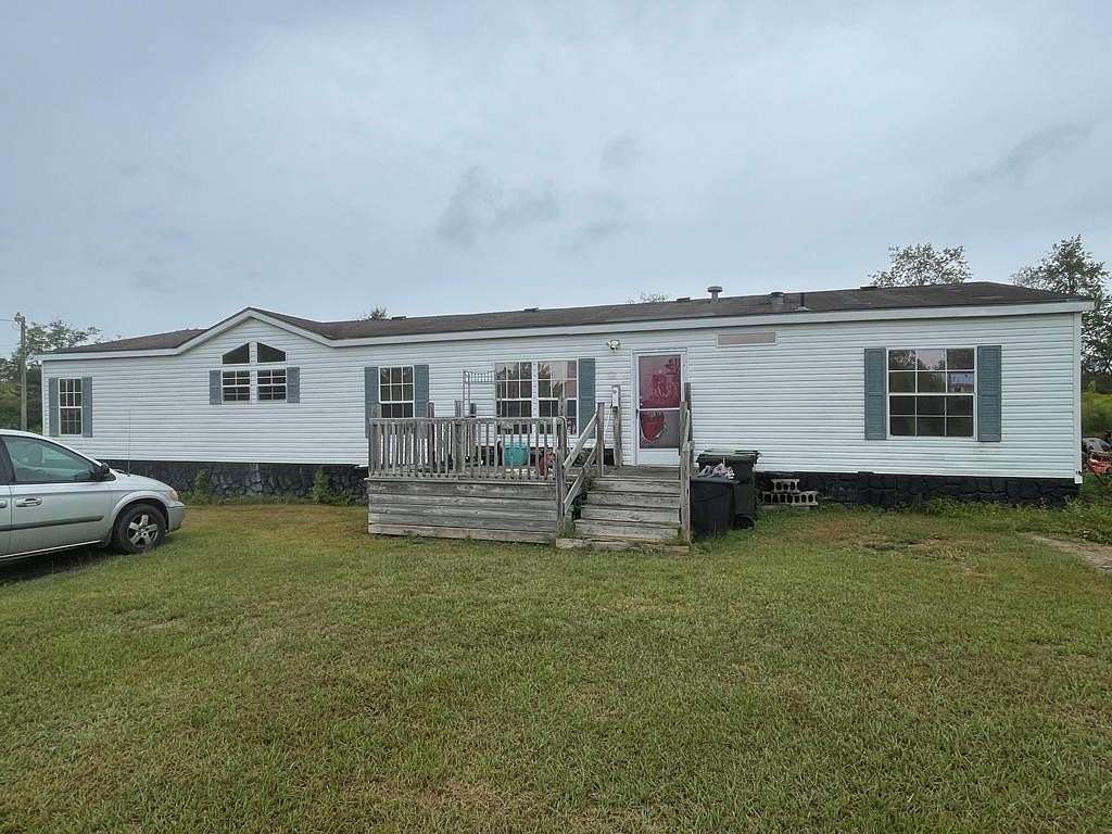 3 Acres of Residential Land with Home for Sale in Ray City, Georgia