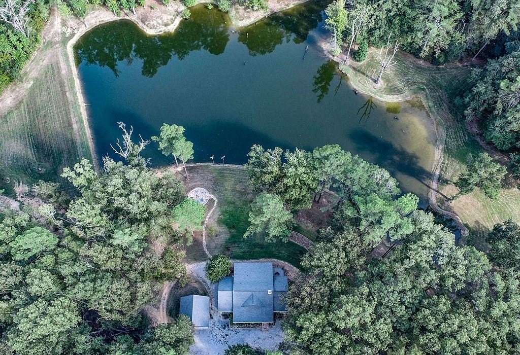 35 Acres of Land with Home for Sale in Bolton, Mississippi