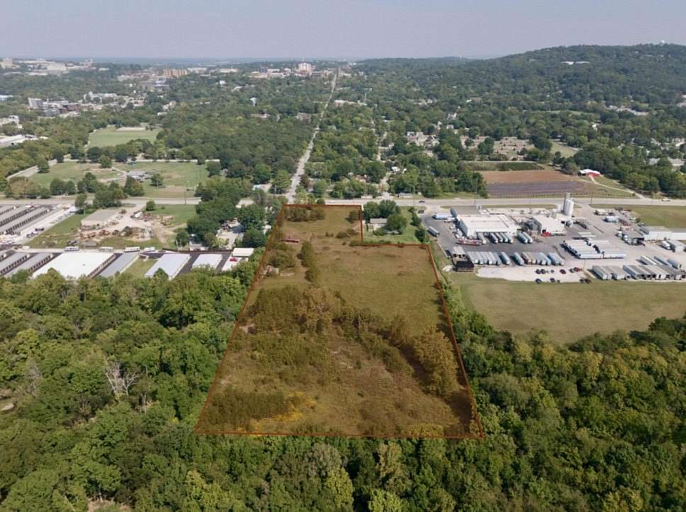 9 Acres of Land for Sale in Fayetteville, Arkansas