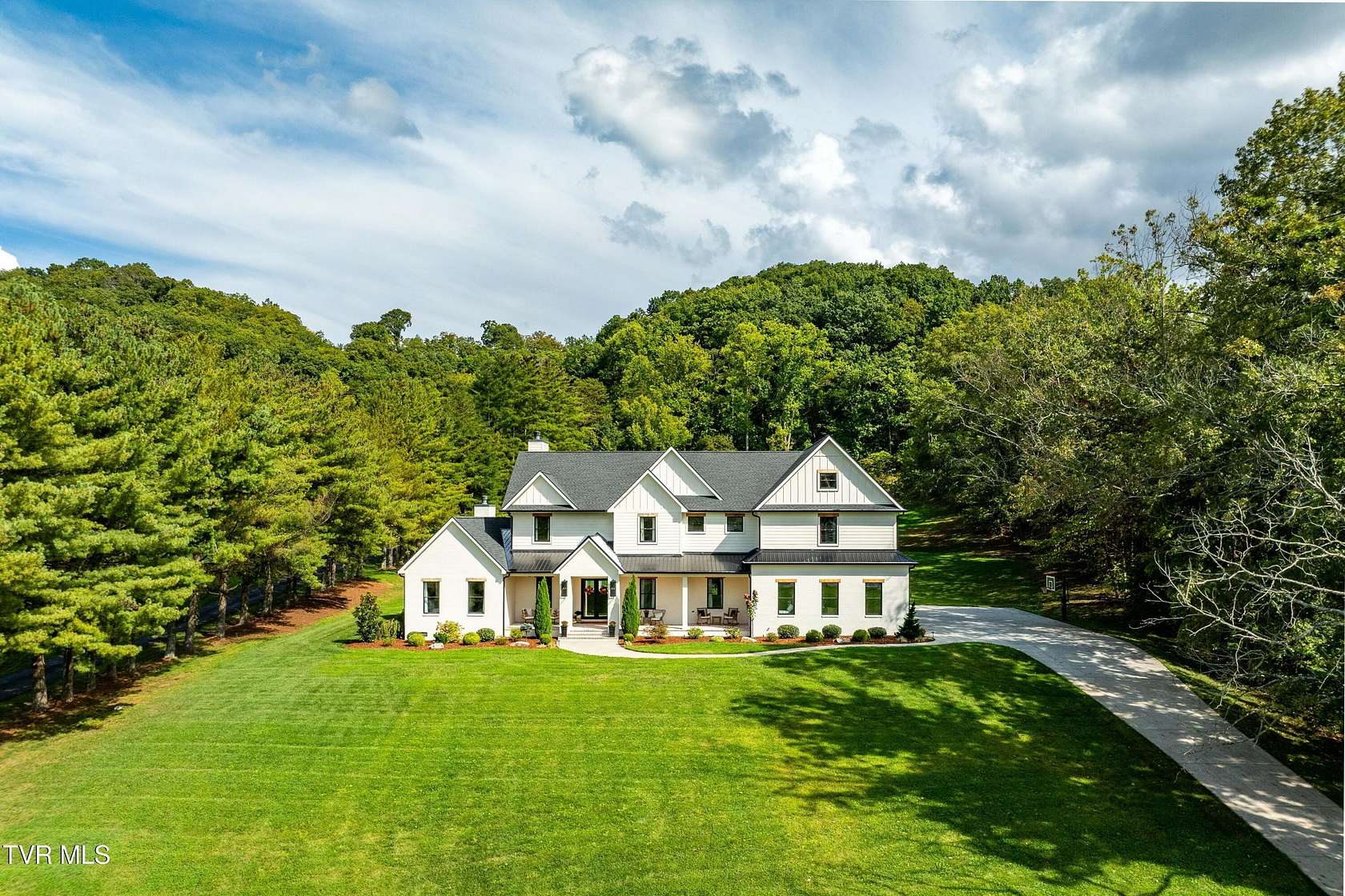 8 Acres of Residential Land with Home for Sale in Kingsport, Tennessee