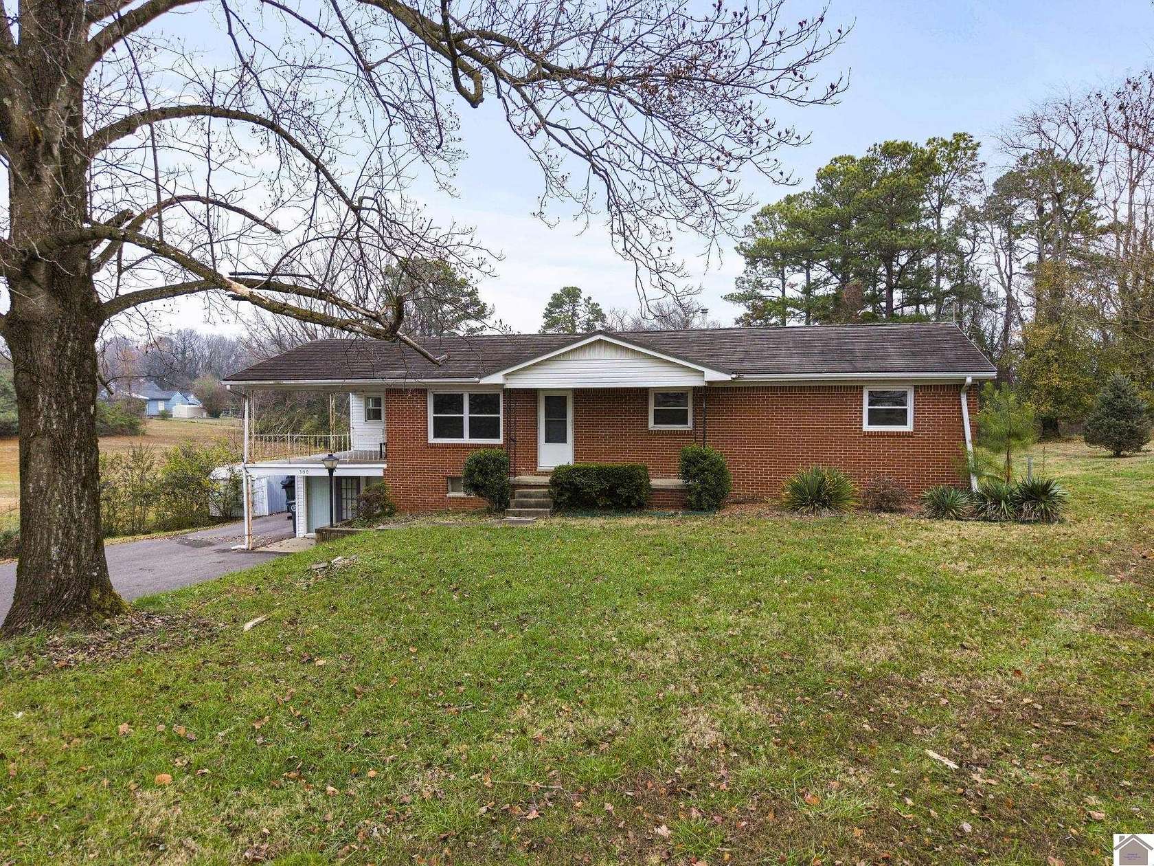 1.7 Acres of Land with Home for Sale in Paducah, Kentucky