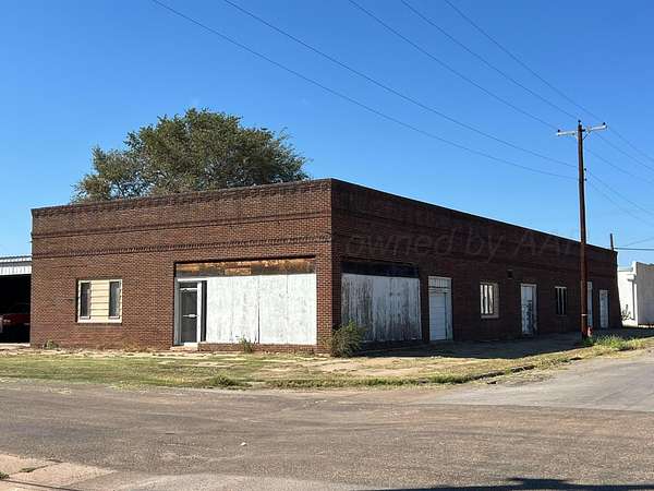 0.16 Acres of Mixed-Use Land for Sale in Memphis, Texas