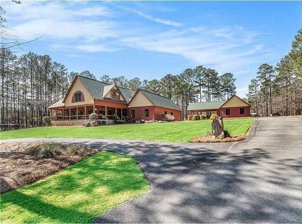 11 Acres of Land with Home for Sale in Jackson, Georgia