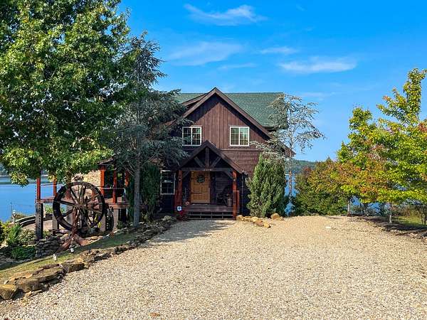 28 Acres of Recreational Land with Home for Sale in Dandridge, Tennessee