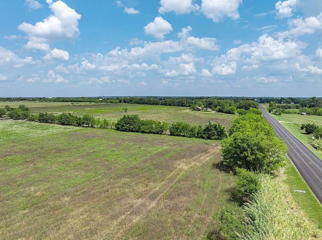 5 Acres of Land for Sale in Carmine, Texas