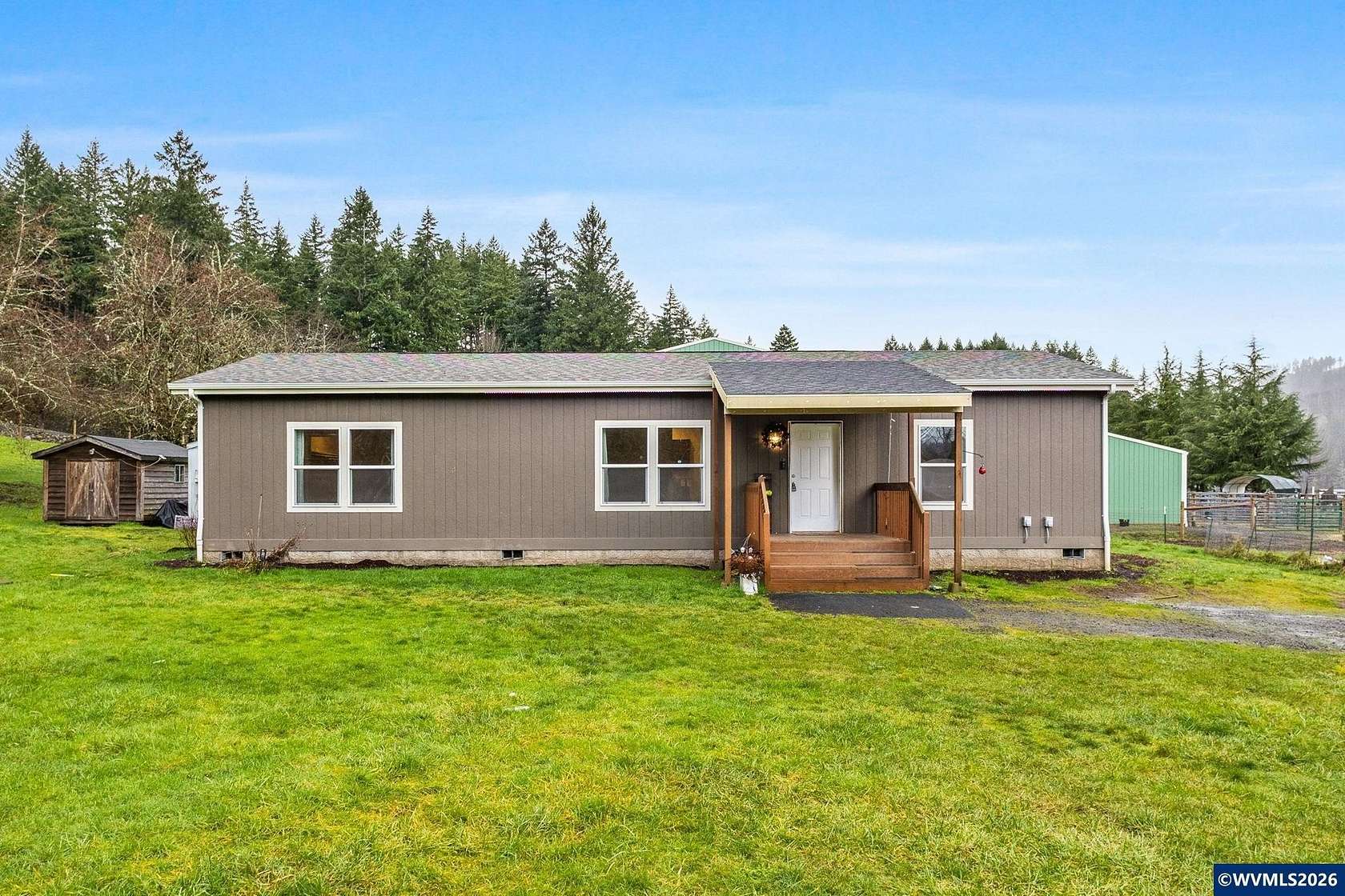 1.5 Acres of Land with Home for Sale in Lyons, Oregon