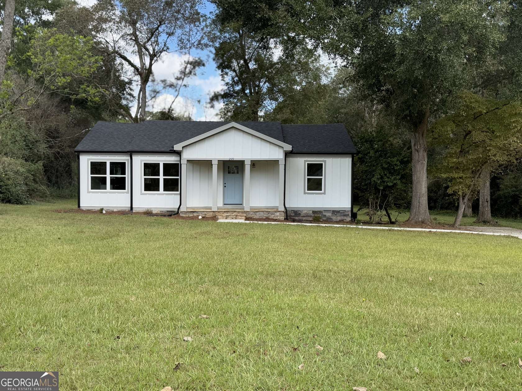 2.42 Acres of Residential Land with Home for Sale in Grantville, Georgia