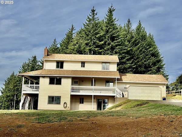 5 Acres of Residential Land with Home for Sale in Washougal, Washington