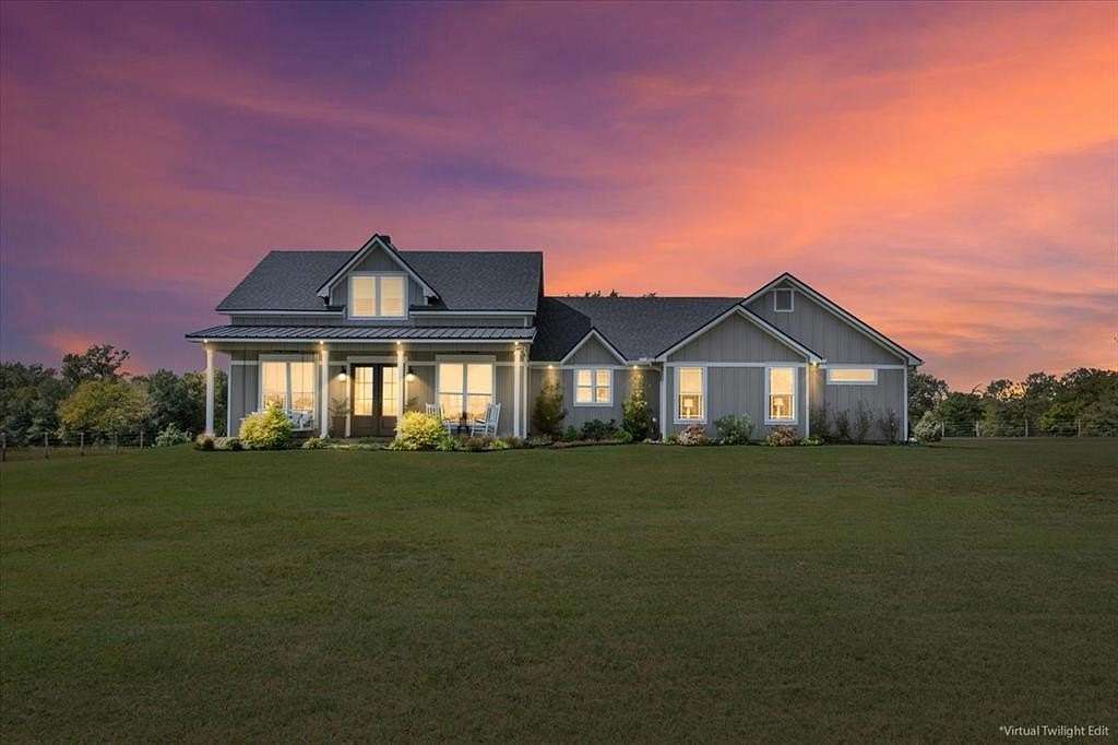 28 Acres of Agricultural Land with Home for Sale in Groesbeck, Texas