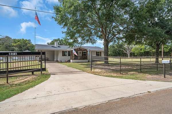 6 Acres of Land with Home for Sale in Canton, Texas
