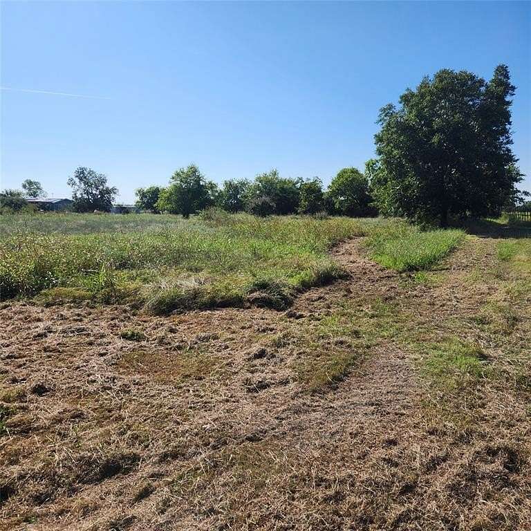 10 Acres of Land for Sale in Gunter, Texas
